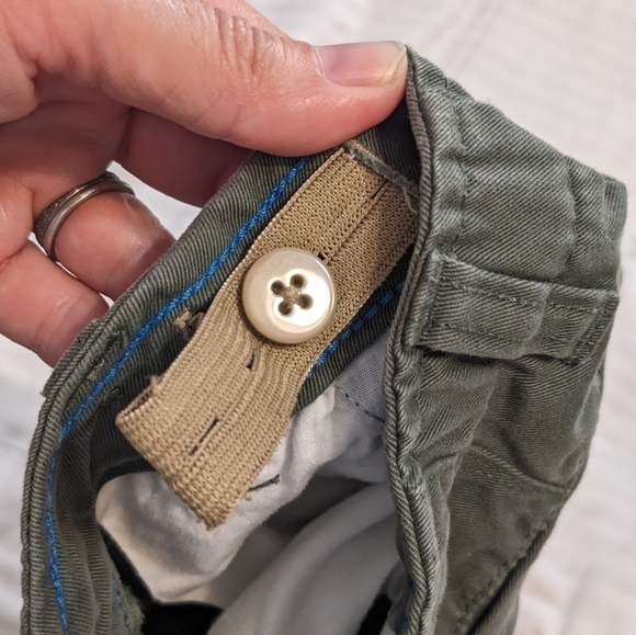 LAND'S End army green shorts with adjustable waist size 8 Short - Picture 2 of 9